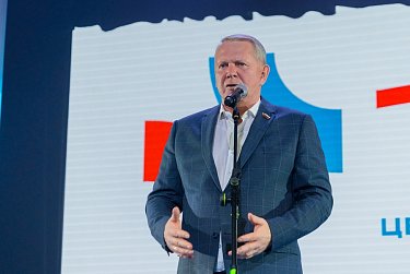 Александр Куниловский поздравил коллектив областного центра травматологии и ортопедии